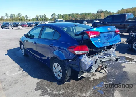 2017 Kia Forte Lx z USA, uszkodzony, nr VIN 3KPFK4A77HE145806